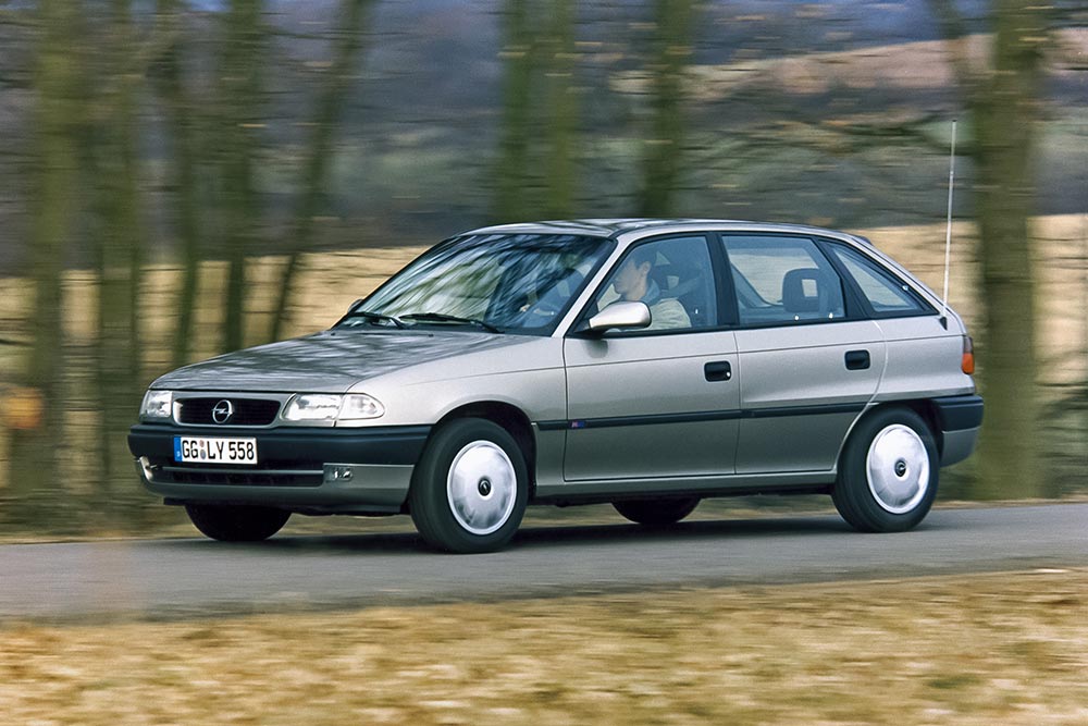 https://autogreeknews.gr/wp-content/uploads/2026/08/opel-astra-f-4.jpg