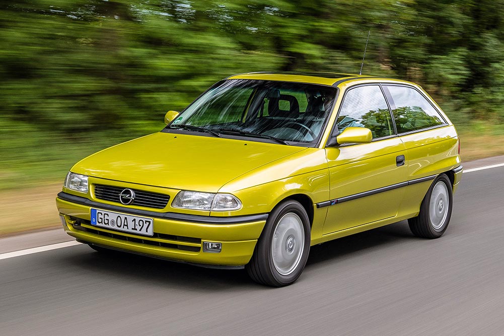 https://autogreeknews.gr/wp-content/uploads/2026/08/opel-astra-f-5.jpg