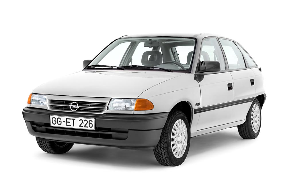 https://autogreeknews.gr/wp-content/uploads/2026/08/opel-astra-f.jpg