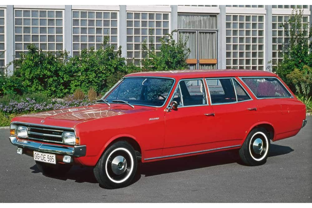 https://autogreeknews.gr/wp-content/uploads/2026/08/opel-rekord-c-caravan-1.jpg