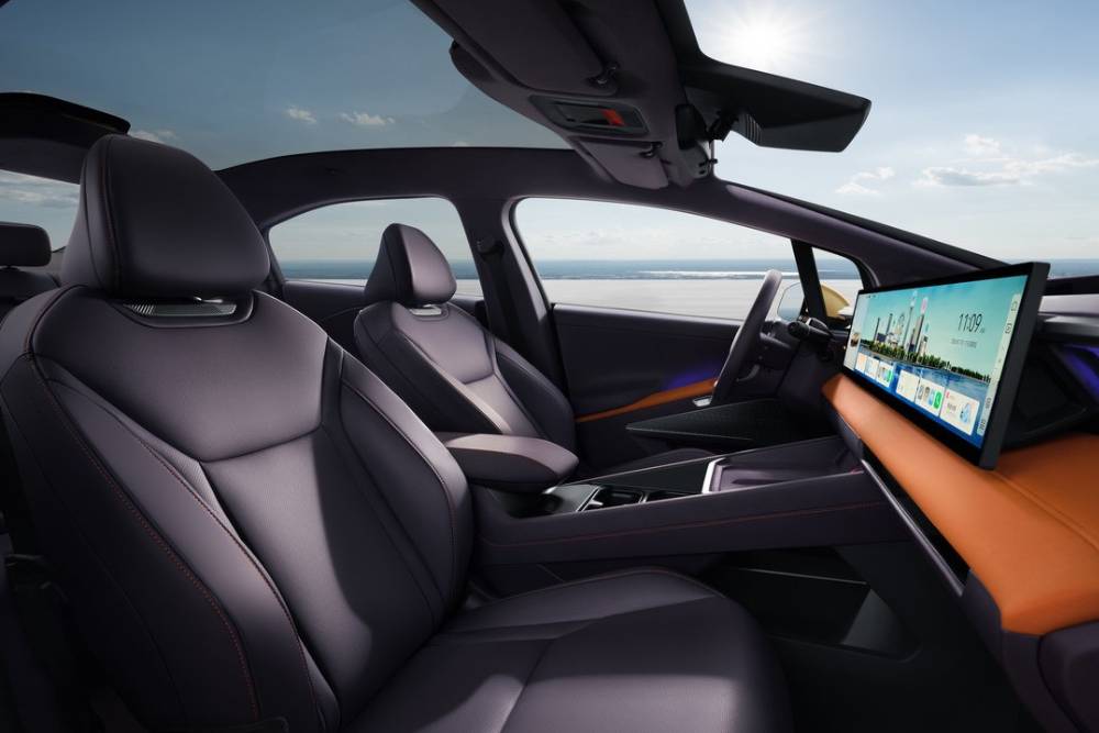 https://autogreeknews.gr/wp-content/uploads/2026/08/production-hyundai-ioniq-v-03.jpg