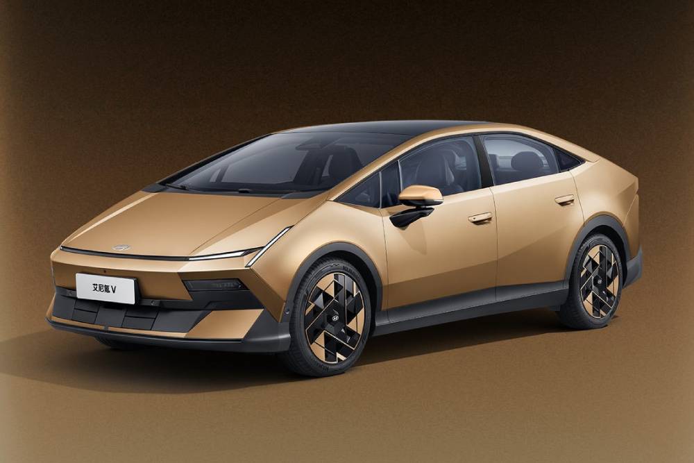 https://autogreeknews.gr/wp-content/uploads/2026/08/production-hyundai-ioniq-v-06.jpg