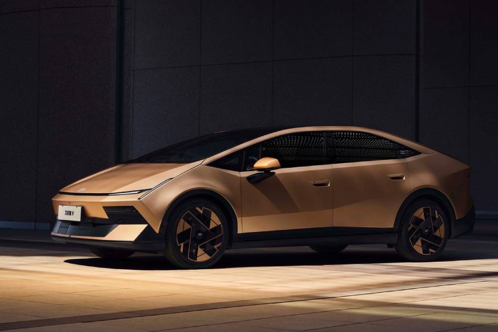 https://autogreeknews.gr/wp-content/uploads/2026/08/production-hyundai-ioniq-v-09.jpg