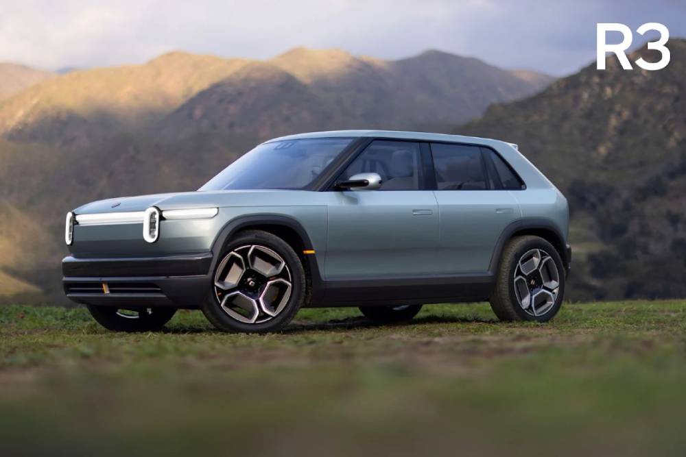 https://autogreeknews.gr/wp-content/uploads/2026/08/rivian-lineup-04.jpg