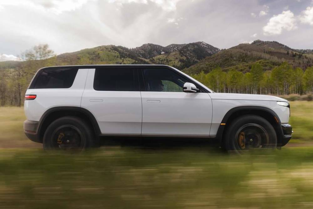 https://autogreeknews.gr/wp-content/uploads/2026/08/rivian-lineup-3.jpg