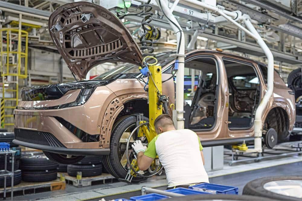 Το νέο Skoda που φτιάχνεται μαζί με ηλεκτρικά και βενζινοκίνητα