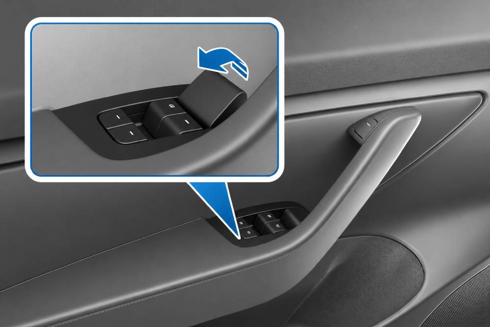 https://autogreeknews.gr/wp-content/uploads/2026/08/tesla-emergency-door-handle.jpg