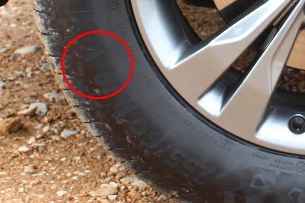 https://autogreeknews.gr/wp-content/uploads/2026/08/tire-speed-index-indicator-5.jpg