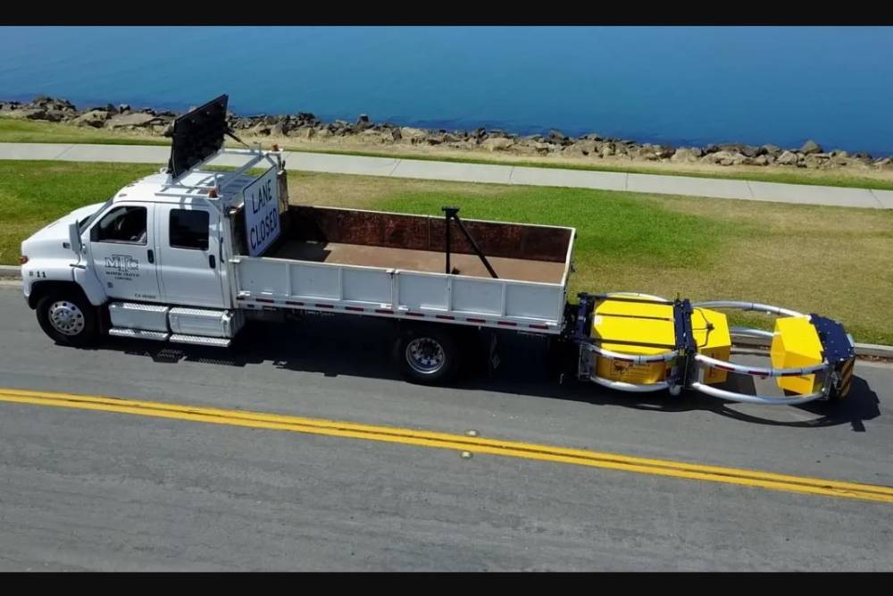 https://autogreeknews.gr/wp-content/uploads/2026/08/truck-crash-protector-04.jpg