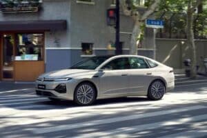 Νέο δυναμικό σεντάν VW με κατανάλωση μόλις 2,8 λτ./100 χλμ.