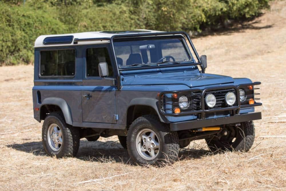 https://autogreeknews.gr/wp-content/uploads/2026/09/1997_land-rover_defender-90-nas_1997_land_rover_de-1.jpg