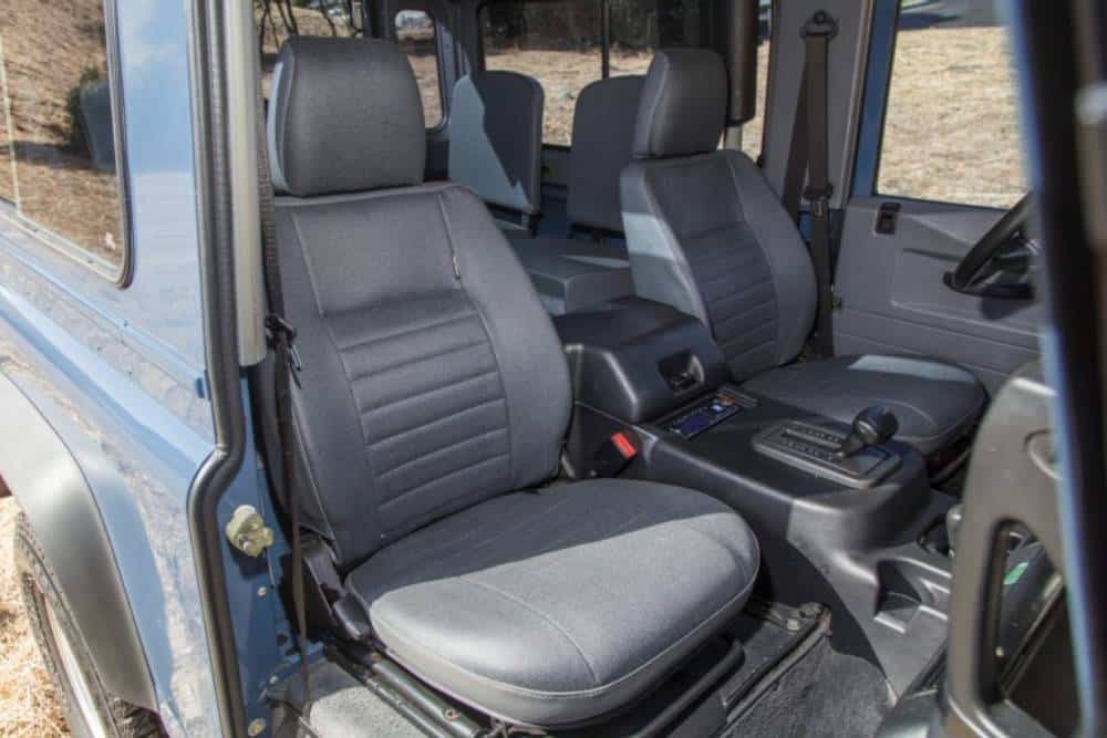 https://autogreeknews.gr/wp-content/uploads/2026/09/1997_land-rover_defender-90-nas_1997_land_rover_de-4.jpg