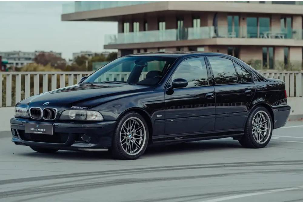 https://autogreeknews.gr/wp-content/uploads/2026/09/2000-bmw-m5-volkswagen-w10-prototype-1.jpg