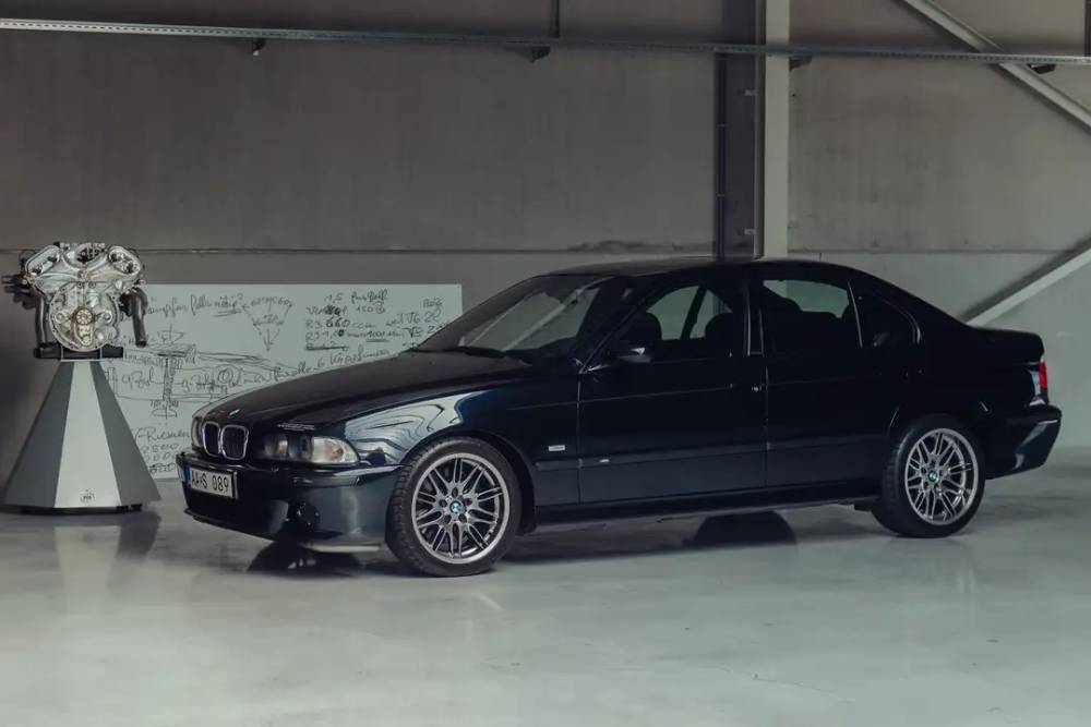 https://autogreeknews.gr/wp-content/uploads/2026/09/2000-bmw-m5-volkswagen-w10-prototype.jpg