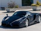Στο σφυρί η μοναδική Ferrari Enzo σε ματ μαύρο χρώμα