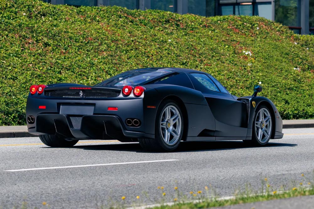 https://autogreeknews.gr/wp-content/uploads/2026/09/2004-Ferrari-Enzo-3.jpg