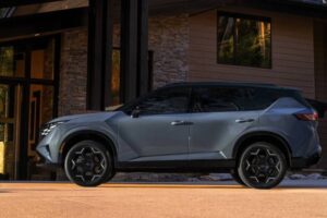 2027-Nissan-Rogue-Hybrid-25-2048×1536