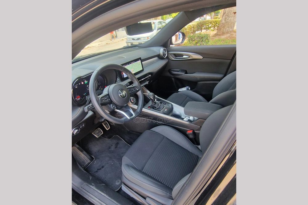https://autogreeknews.gr/wp-content/uploads/2026/09/Alfa-Romeo-Tonale-2025-used-7.jpg