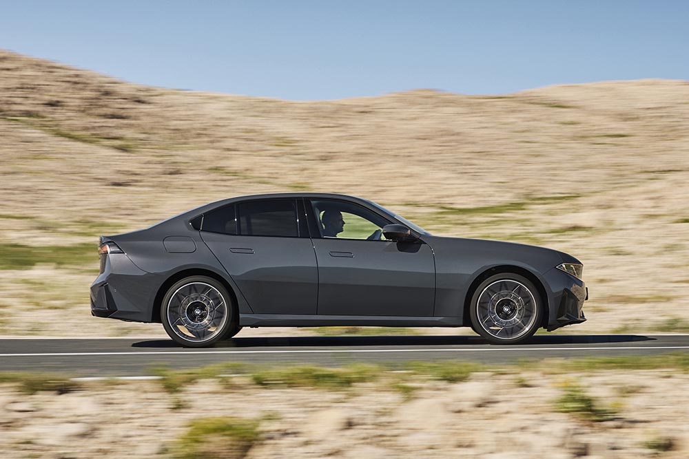 https://autogreeknews.gr/wp-content/uploads/2026/09/BMW-3-Series-2026-23.jpg