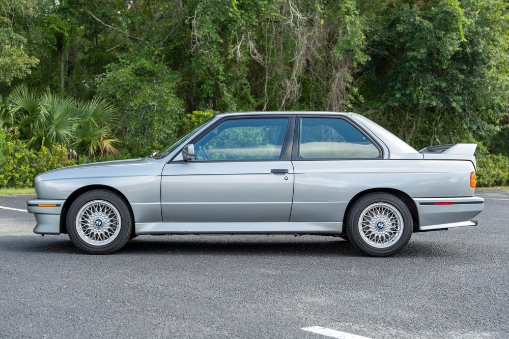 https://autogreeknews.gr/wp-content/uploads/2026/09/BMW_M3_E30_03_1000x667.jpg