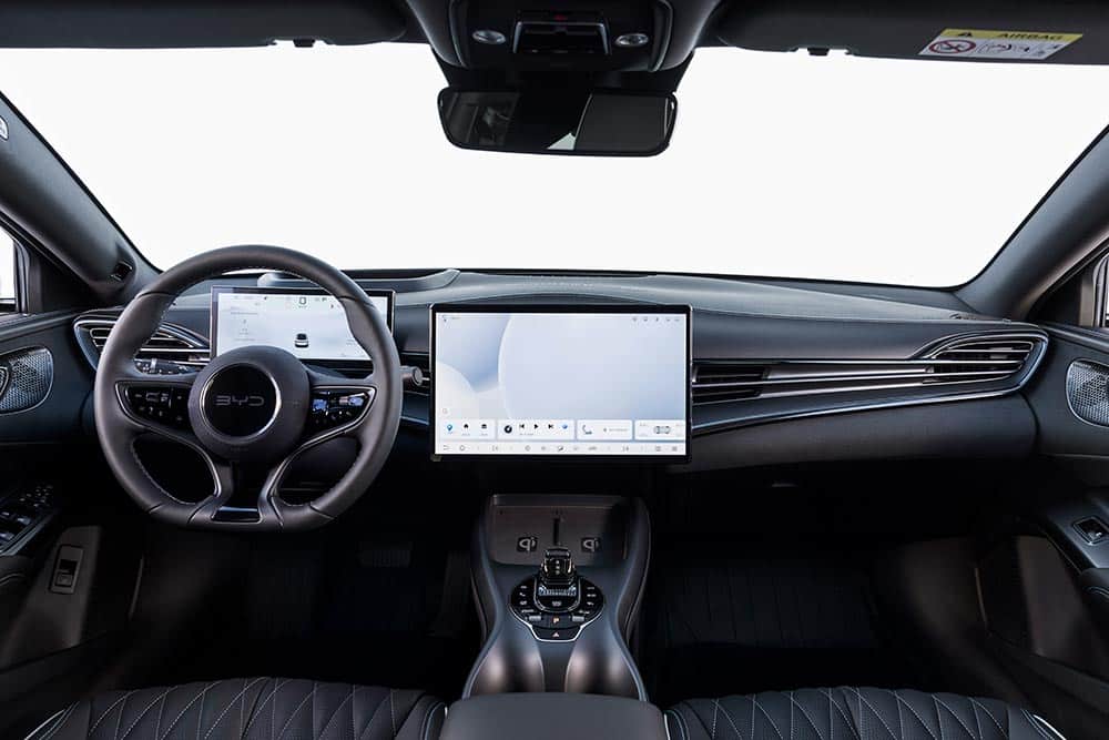 https://autogreeknews.gr/wp-content/uploads/2026/09/BYD-SEAL_interior-3.jpg