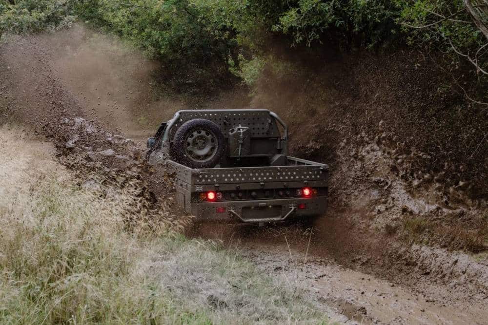 https://autogreeknews.gr/wp-content/uploads/2026/09/JLR-Defender-Military-New-5-2048x1256-1.jpg