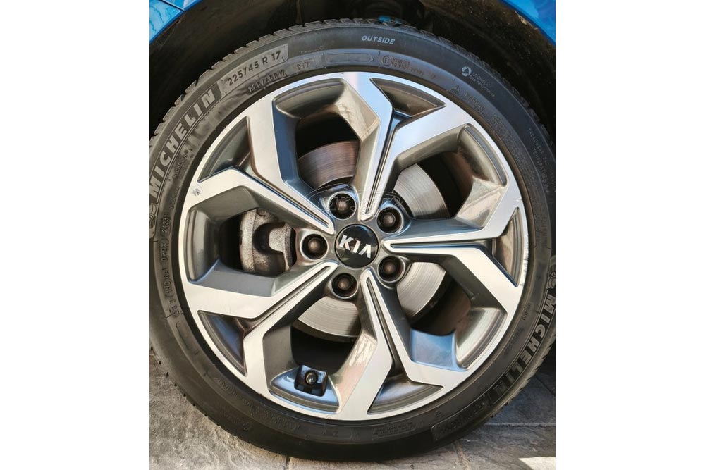 https://autogreeknews.gr/wp-content/uploads/2026/09/Kia-Ceed-2019-used-5.jpg