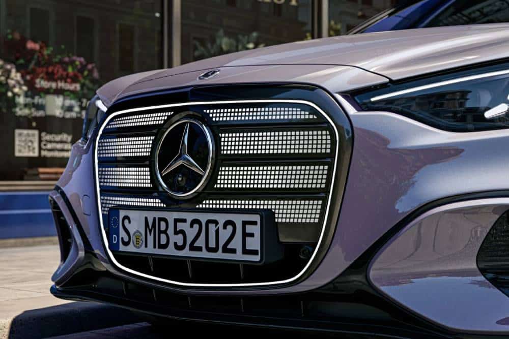 https://autogreeknews.gr/wp-content/uploads/2026/09/Mercedes-C300-electric-8.jpg