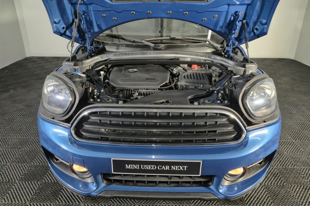 https://autogreeknews.gr/wp-content/uploads/2026/09/Mini-Countryman-Cooper-2019-used-8.jpg