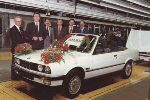 P90627173_highRes_100-000th-bmw-3-seri (1)