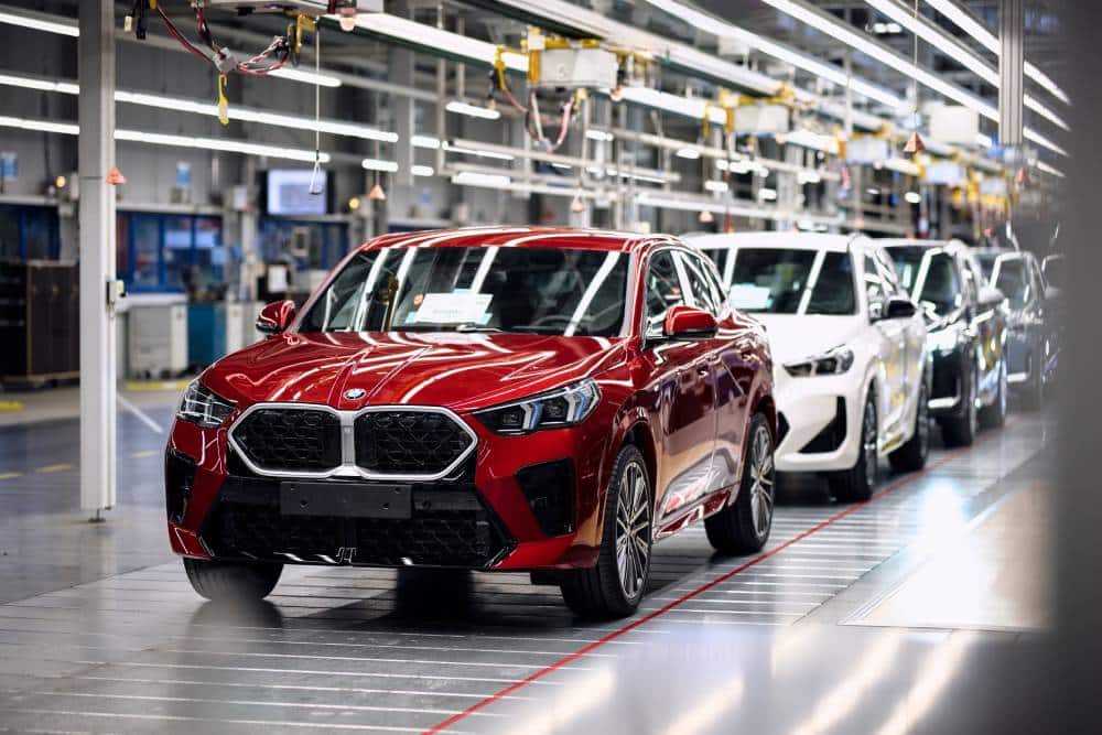 https://autogreeknews.gr/wp-content/uploads/2026/09/P90628670_lowRes_vehicle-production-a-1.jpg