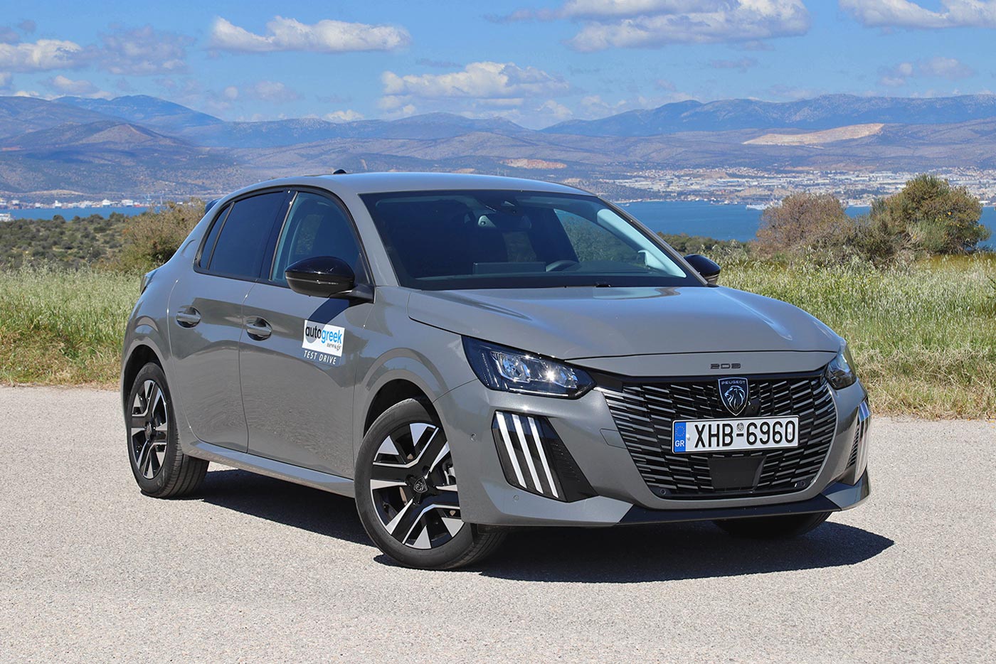 Νέο Peugeot 208 Turbo 100 σε τιμή για... φίλημα