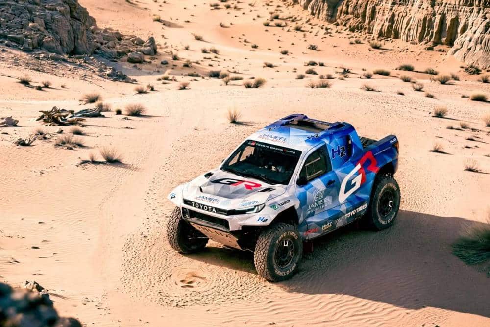 https://autogreeknews.gr/wp-content/uploads/2026/09/Toyota-DKR-GR-FC-Hilux-8-2048x1152-1.jpg