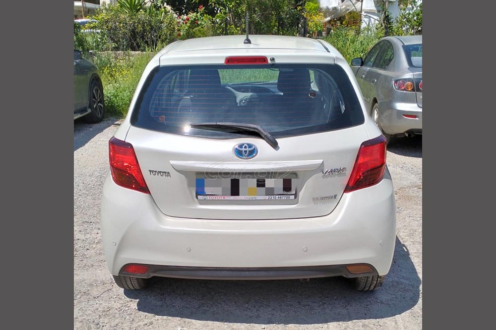 https://autogreeknews.gr/wp-content/uploads/2026/09/Toyota-Yaris-Hybrid-2017-used-3.jpg