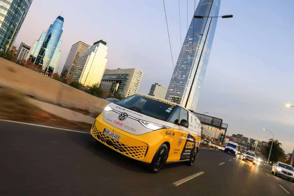 https://autogreeknews.gr/wp-content/uploads/2026/09/VW-ID.-Buzz-World-Tour-1.jpg