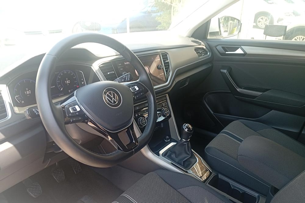 https://autogreeknews.gr/wp-content/uploads/2026/09/VW-T-Roc-2022-used-3.jpg