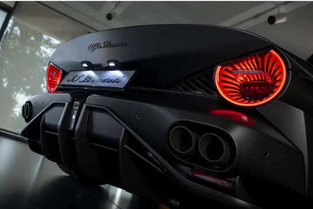 https://autogreeknews.gr/wp-content/uploads/2026/09/alfa-romeo-33-stradale-perla-nera-11.jpg