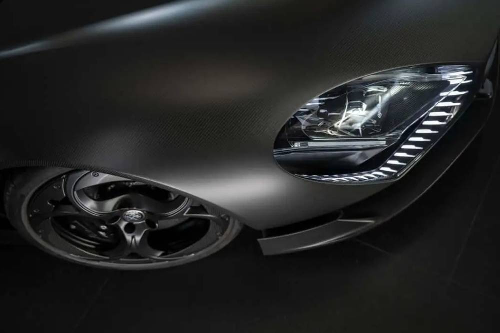 https://autogreeknews.gr/wp-content/uploads/2026/09/alfa-romeo-33-stradale-perla-nera-13.jpg