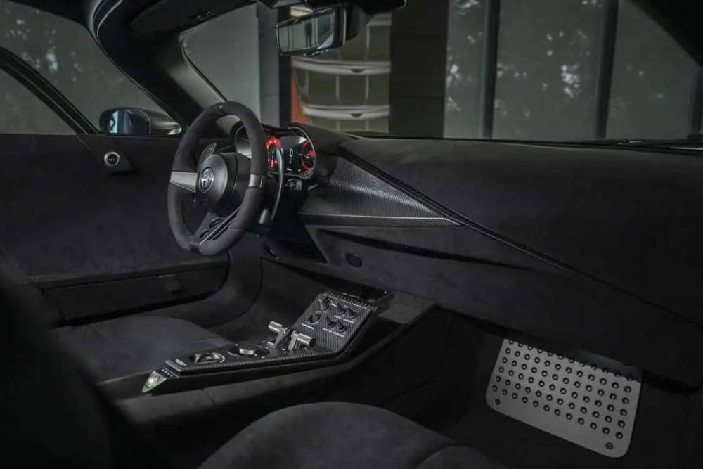 https://autogreeknews.gr/wp-content/uploads/2026/09/alfa-romeo-33-stradale-perla-nera-4.jpg