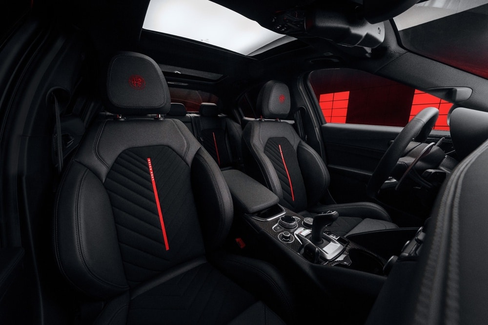 https://autogreeknews.gr/wp-content/uploads/2026/09/alfa-romeo-giulia-edizione-luna-rossa-2_1000x667.jpg