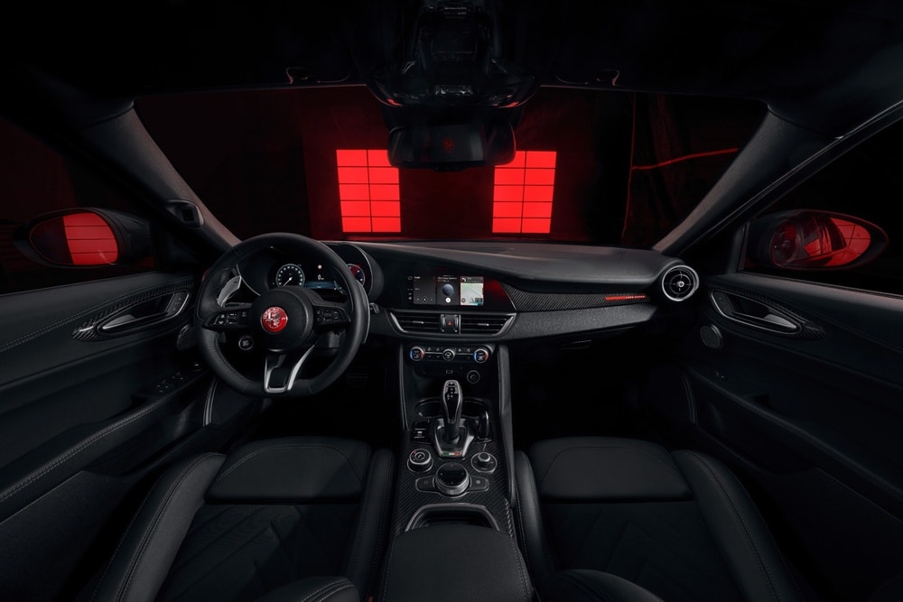 https://autogreeknews.gr/wp-content/uploads/2026/09/alfa-romeo-giulia-edizione-luna-rossa-3_1000x667.jpg