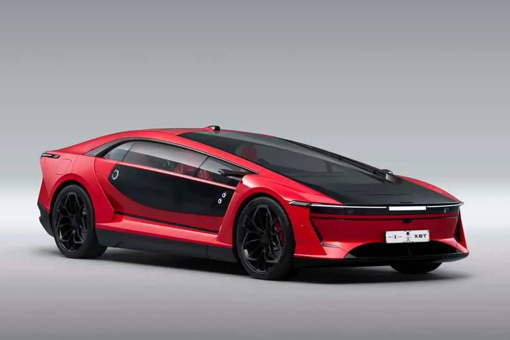 https://autogreeknews.gr/wp-content/uploads/2026/09/ceer-exobot-sedan-1.jpg