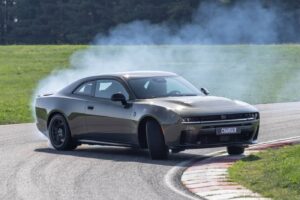 Νέο Dodge Charger 550 PS, AWD και πισωκίνητο με ένα κουμπί