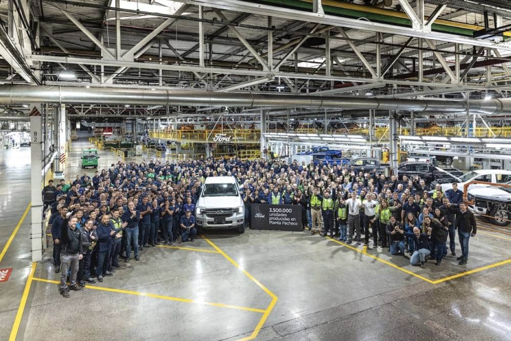 https://autogreeknews.gr/wp-content/uploads/2026/09/ford-pachecco-plant-10.jpg
