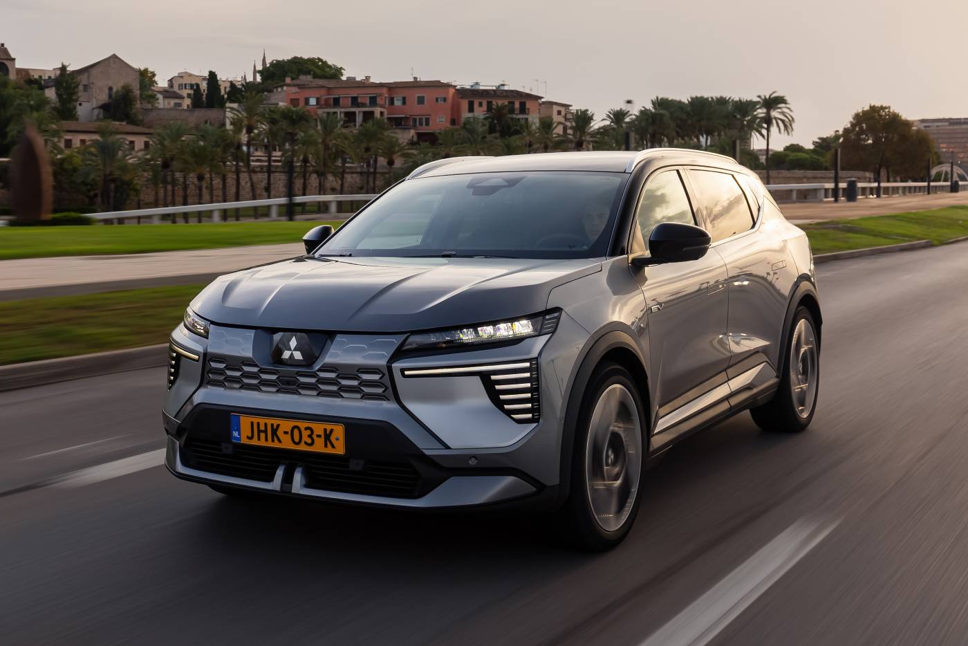 Νέο και αναβαθμισμένο Mitsubishi Eclipse Cross