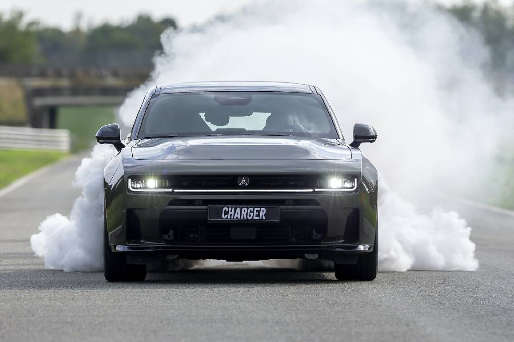 https://autogreeknews.gr/wp-content/uploads/2026/09/new-dodge-charger-12.jpg