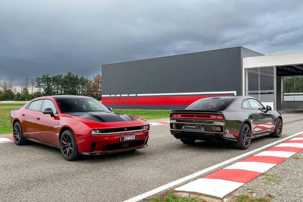 https://autogreeknews.gr/wp-content/uploads/2026/09/new-dodge-charger-3.jpg
