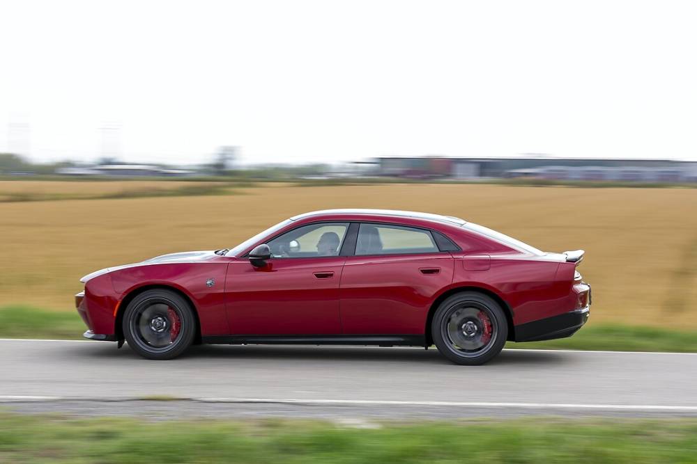 https://autogreeknews.gr/wp-content/uploads/2026/09/new-dodge-charger-7.jpg