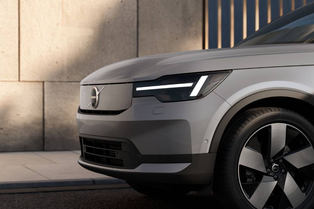 https://autogreeknews.gr/wp-content/uploads/2026/09/new-volvo-xc40-and-ec40-3.jpg