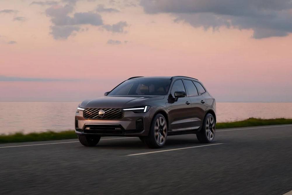https://autogreeknews.gr/wp-content/uploads/2026/09/new-volvo-xc60-and-xc90-5.jpg